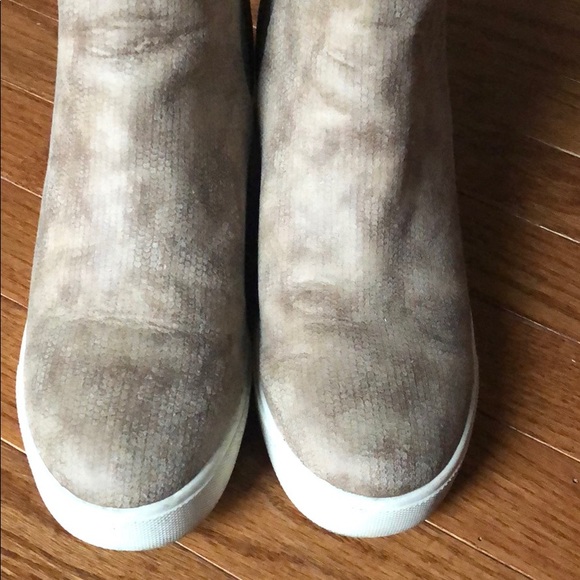 9.5 dark cream healed snake print booties leather - Picture 4 of 4